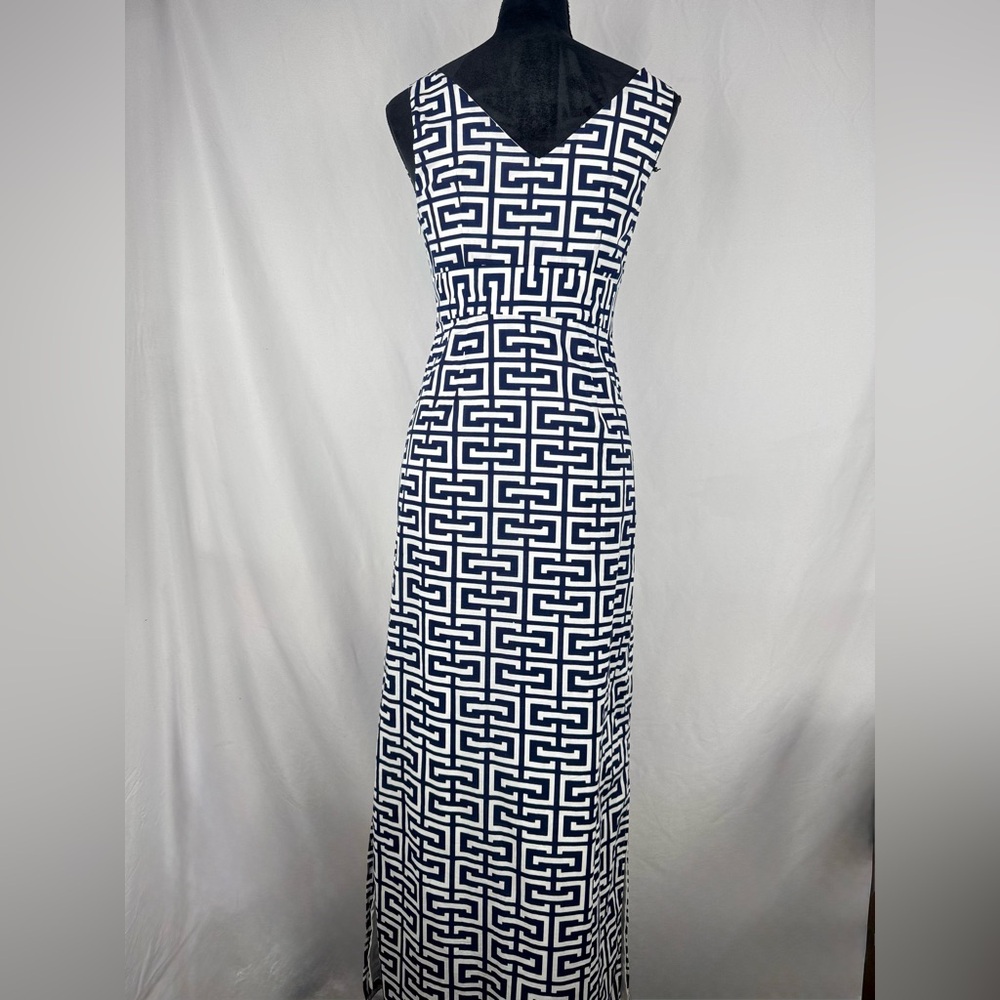 Skirtin Around Navy and White Geometric Sleeveless Maxi Dress - Picture 5 of 6